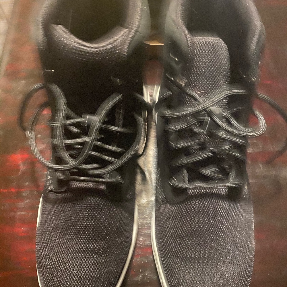 Worn Once Barely! - image 4